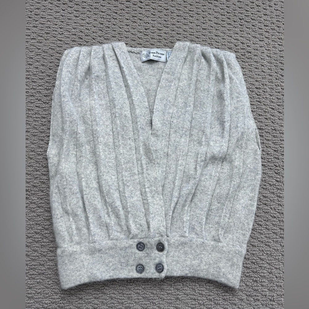 VTG Evan Picone Wool Angora Rabbit Sweater Vest Top
Neutral
Minimalist
Petite M
